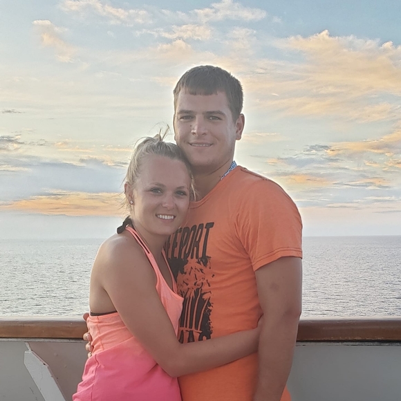 Austin Grisier - Poshmark Profile Picture of Austin Grisier (@adgbiker24) on Poshmark