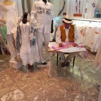 Profile Picture of Simon Henry Crooks (@simonhandpaint) on Twitter