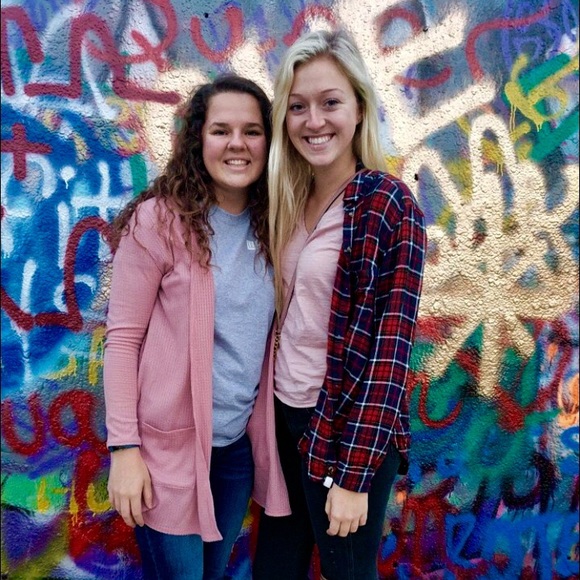 Profile Picture of Morgan Stecklein (@mosteck) on Poshmark