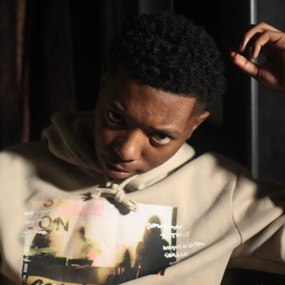 Profile Picture of Chill Ben (@chilltheben) on Poshmark