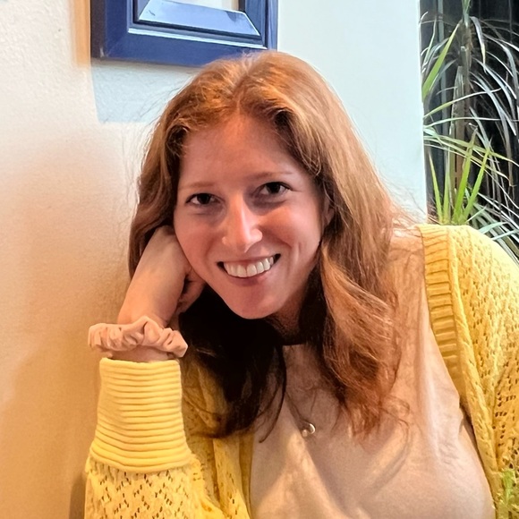 Profile Picture of Abby Feigenbaum (@arf23451) on Poshmark