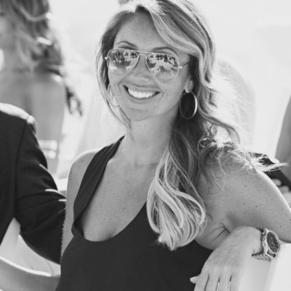 Profile Picture of Wendy Deprospo (@hotsalon) on Poshmark