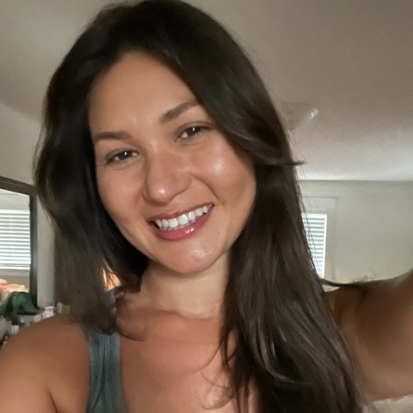 Profile Picture of Sabine Dukelow (@sabinedukelow) on Poshmark