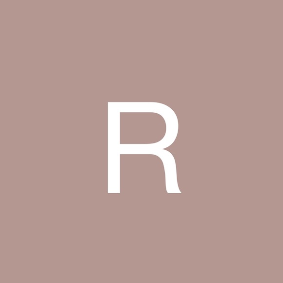 Profile Picture of Ęłį Røbęrtšøñ (@el1j4h05) on Poshmark