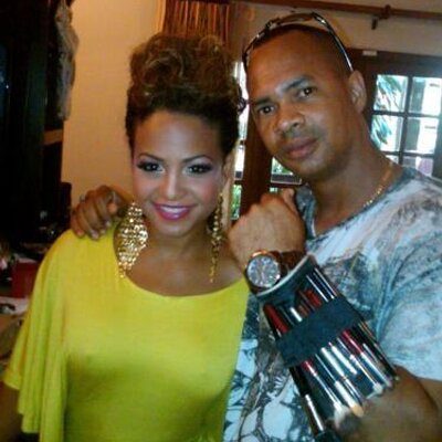 Profile Picture of Paul March (@paulmarchMUA) on Twitter