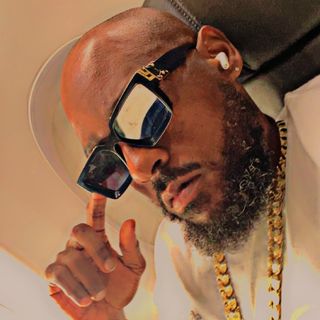 Profile Picture of Russell Alexander (@russyearwood) on Instagram