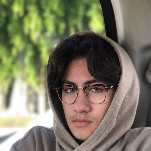 Profile Picture of Isaac Valerio (@izquack) on Poshmark