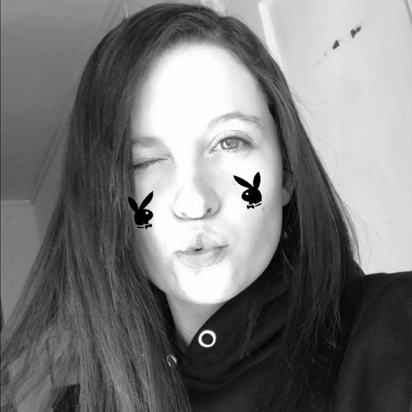 Mckenzie Godfrey - Poshmark Profile Picture of Mckenzie Godfrey (@kenziegod) on Poshmark