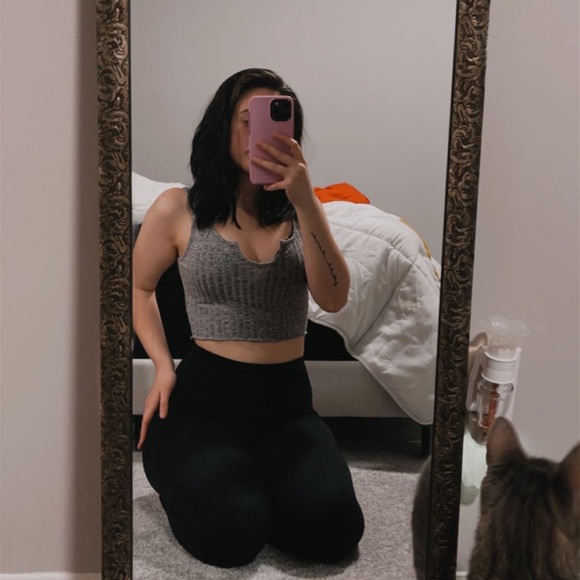 Profile Picture of Alexa Bradshaw (@alexabradsha611) on Poshmark