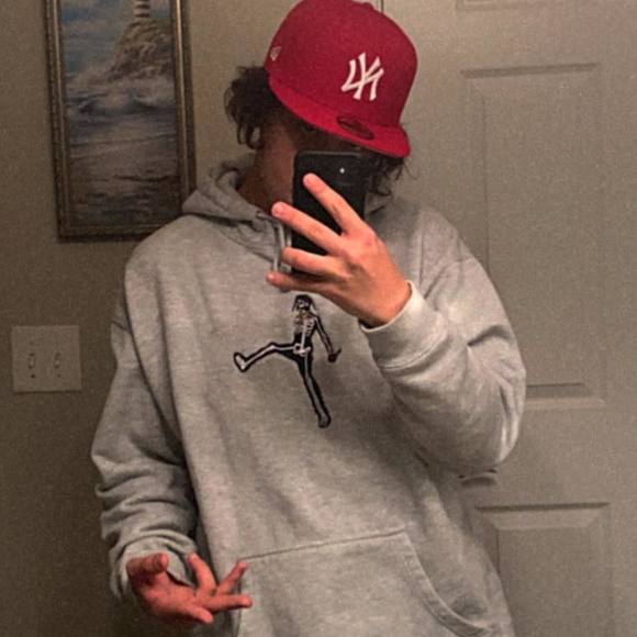 Profile Picture of Lucas Machado (@dudukazi) on Poshmark