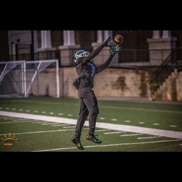 Profile Picture of Quavion Mutenure (@dezbryant784) on Poshmark