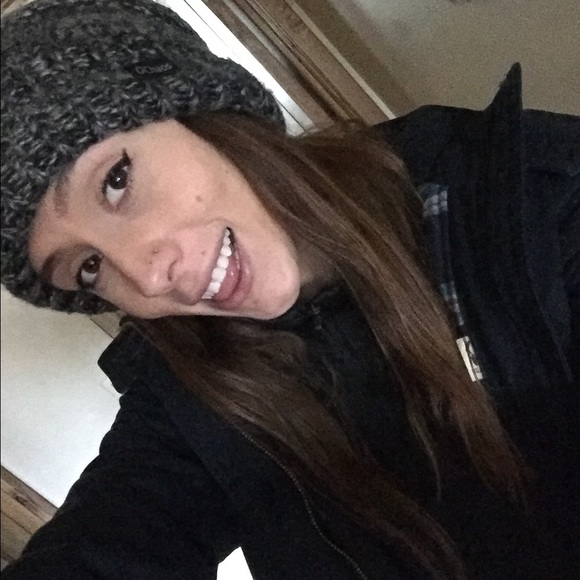 Profile Picture of Haley Rayburn (@hlrayburn) on Poshmark