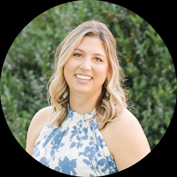 Profile Picture of Rebecca Bires (@rebeccabires) on Poshmark