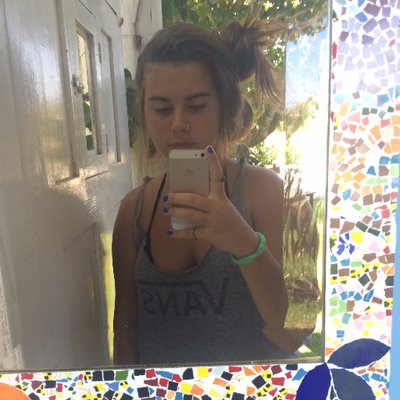 Profile Picture of Carolina Werneck (@carolwa__) on Twitter