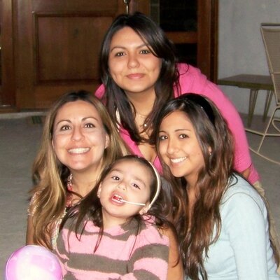 Profile Picture of Julia Chapa Leeper (@juliawoodlands) on Twitter
