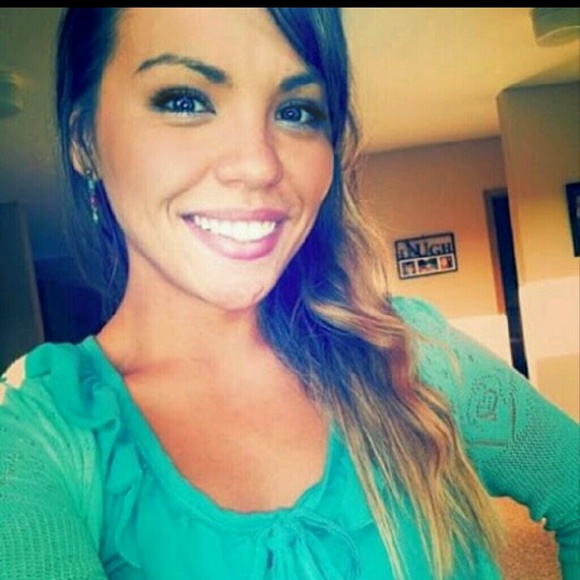 Profile Picture of Beula Camplejohn (@babs3113) on Poshmark