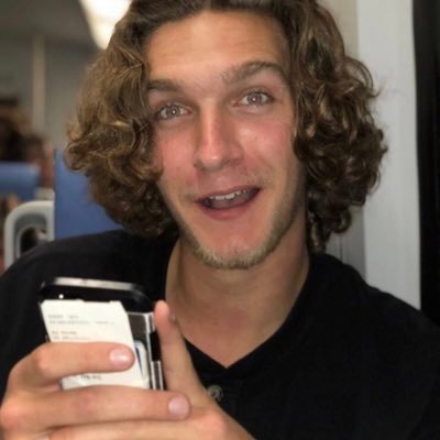 Profile Picture of Dustin Demkiw (@dairy_queen2000) on Twitter