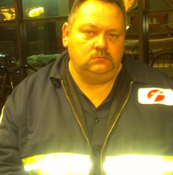 Profile Picture of Steven Paul (@stevenpaul935) on Poshmark