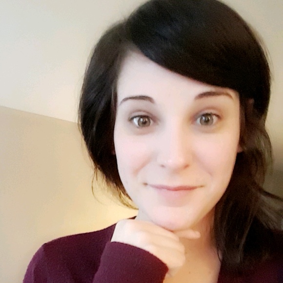 Profile Picture of Cecilia Burgess (@cburg2) on Poshmark