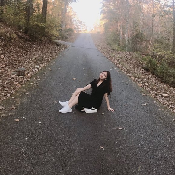 Profile Picture of Ngoc Huyen (@racheltrinh) on Poshmark