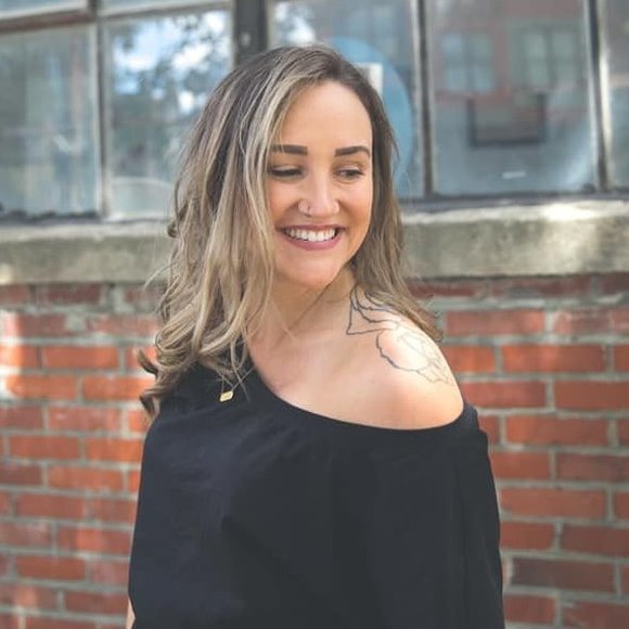 Profile Picture of Ellen Cramblet (@ellencramblet) on Poshmark