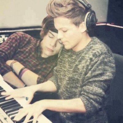 Profile Picture of Bella Simon (@L90Fee) on Twitter