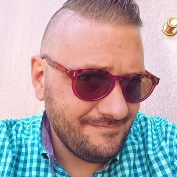 Profile Picture of Daniel Strickland (@lanvincross) on Poshmark