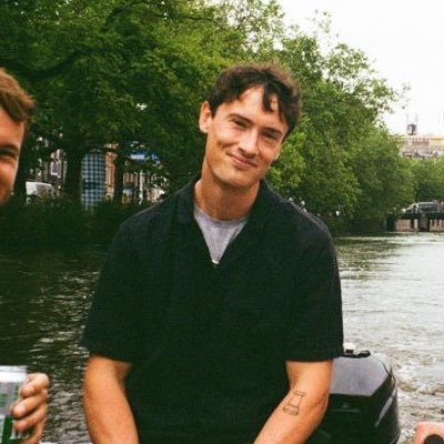 Profile Picture of Josh Vallance (@MrVallanceTeach) on Twitter