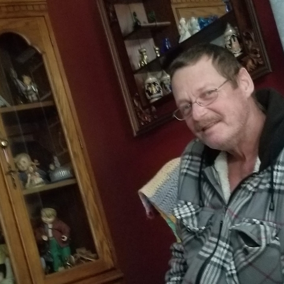 Lenny Salsman - Poshmark Profile Picture of Lenny Salsman (@lennysalsman) on Poshmark