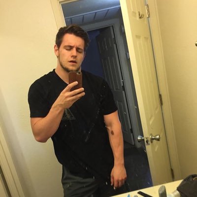 Profile Picture of Chris Null (@Chris_nukenull) on Twitter