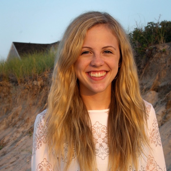 Profile Picture of Chrissy Harney (@chrissyjoy20) on Poshmark