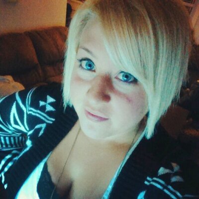 Profile Picture of Amanda Hillyer (@mandajean26) on Twitter