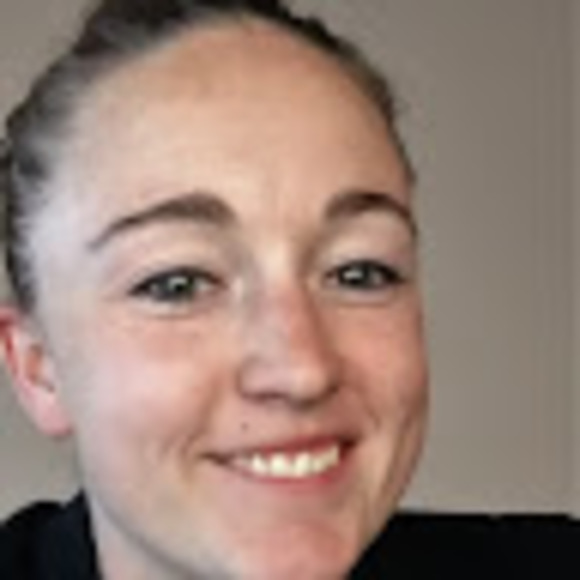 Profile Picture of Sasha Renning (@srenning4760) on Poshmark