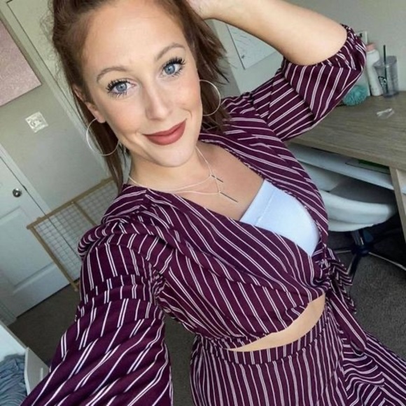 Profile Picture of Andrea Melching (@andreamelching) on Poshmark