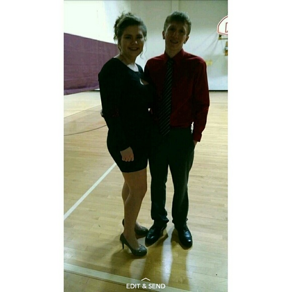 Profile Picture of Jenna Hartline (@jennahart25) on Poshmark