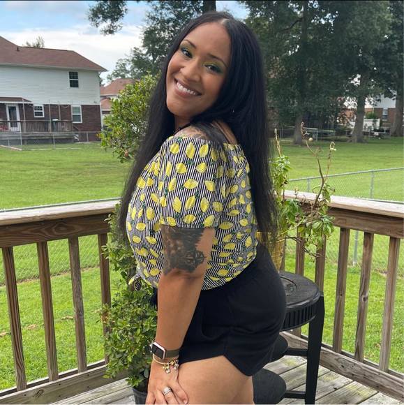 Profile Picture of Marissa Rivera (@mcardona822) on Poshmark