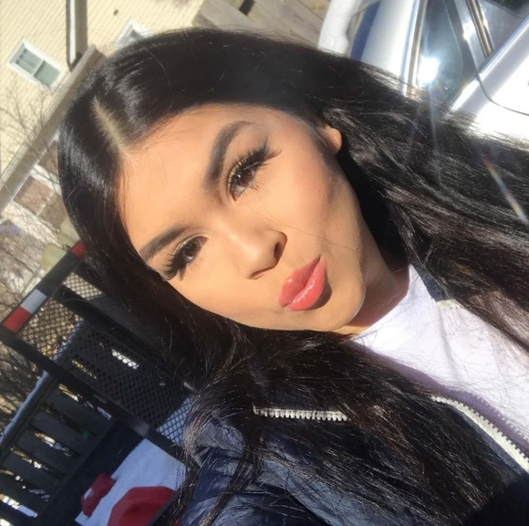 Profile Picture of Luz Padilla (@lushhhbby_0203) on Poshmark