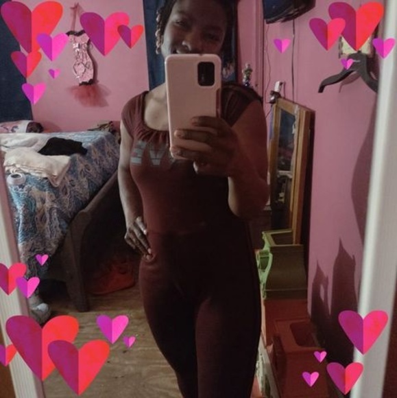 Profile Picture of Bouticlaudi Nelson moody (@bouticlaudin) on Poshmark