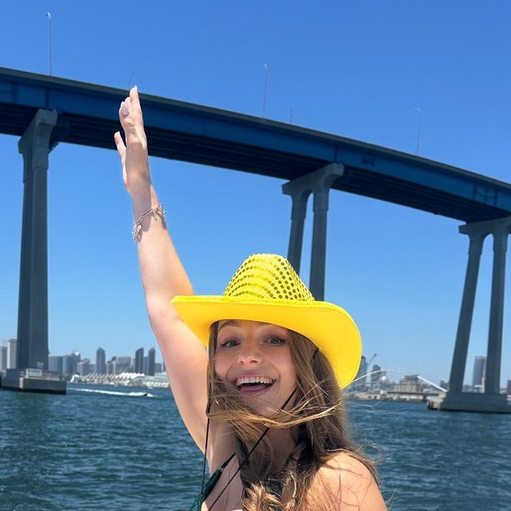 Profile Picture of juliaawilli (@juliaawilli) on Tiktok