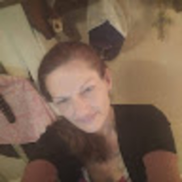 Profile Picture of Arinda Beaston (@beastonarinda) on Poshmark