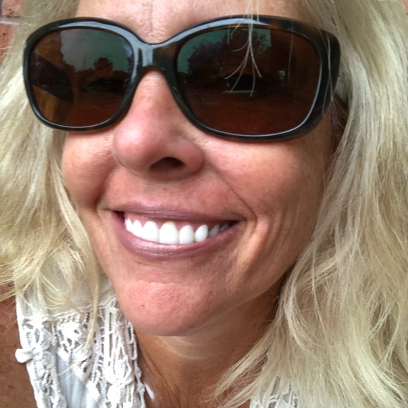 Profile Picture of Kathy Riggs (@kathyriggs) on Poshmark