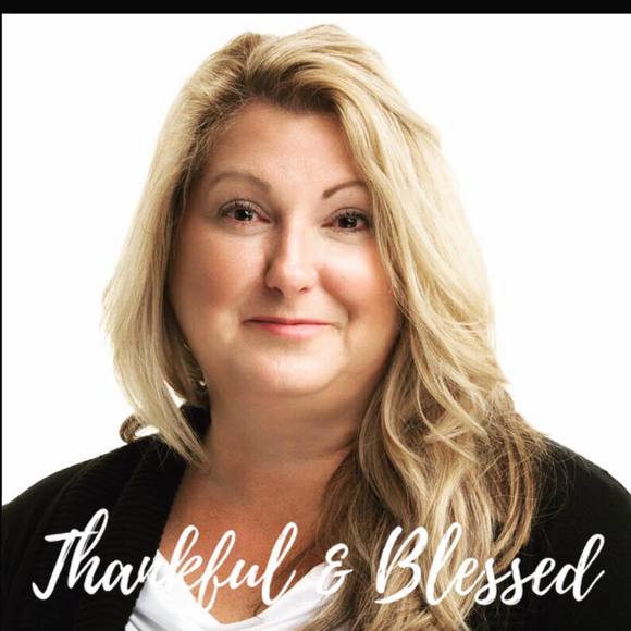 Profile Picture of Diana Gray (@cjhb5087) on Poshmark