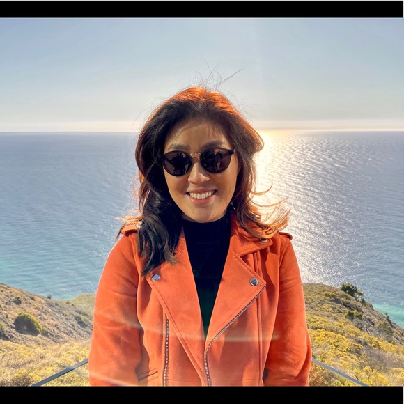 Profile Picture of Sun-young Chung (@chunsu1) on Poshmark