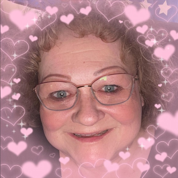 Profile Picture of Donna Stickle (@donnastickle) on Poshmark