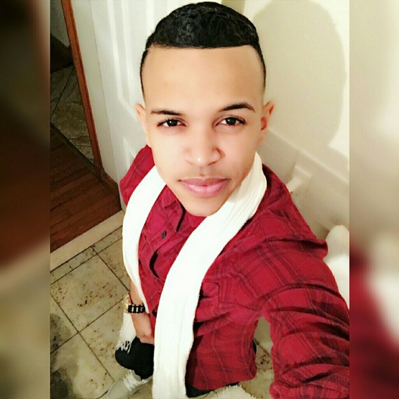 Profile Picture of Cristian Hidalgo (@chriishidalgo) on Poshmark