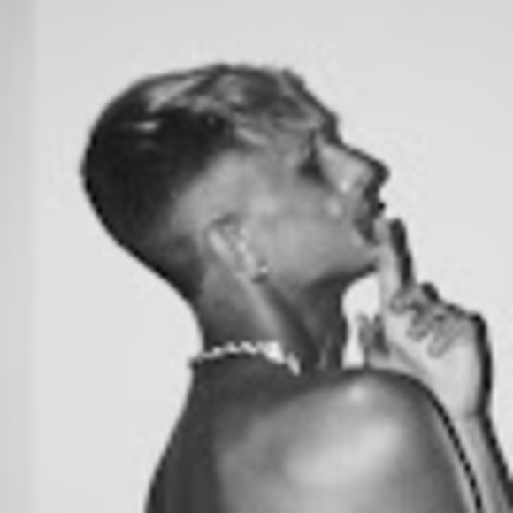 Profile Picture of Davin Davis (@davinromey) on Poshmark