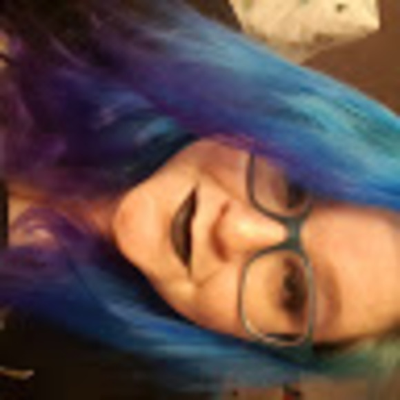 Susie Sprankle - Poshmark Profile Picture of Susie Sprankle (@elknarps) on Poshmark