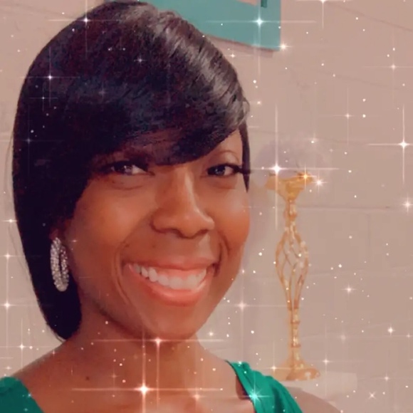 Profile Picture of Tamara Cooper (@ms_tee04) on Poshmark