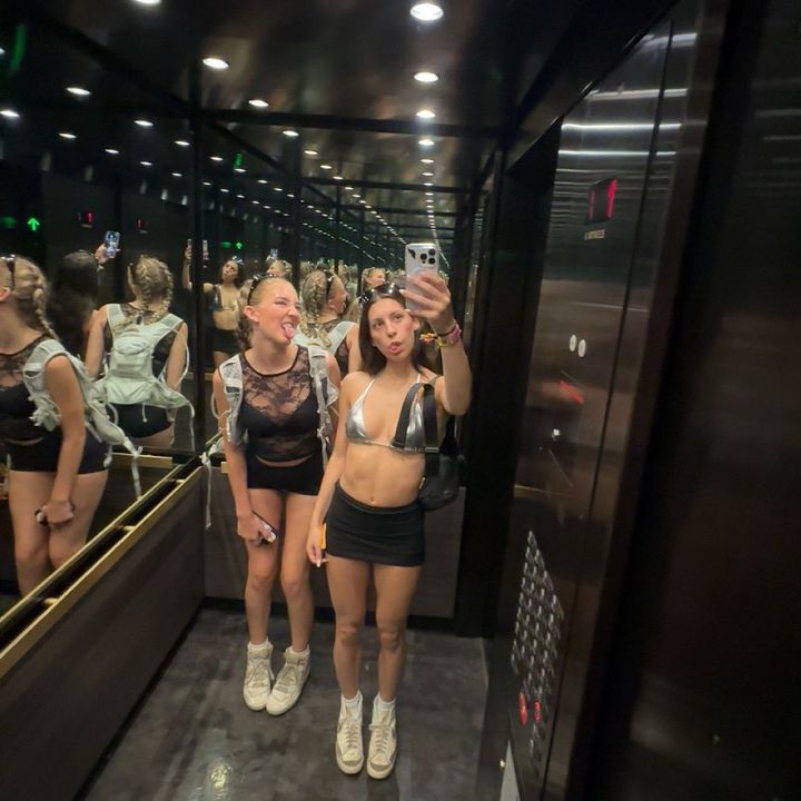Profile Picture of roya (@susans00000) on Tiktok
