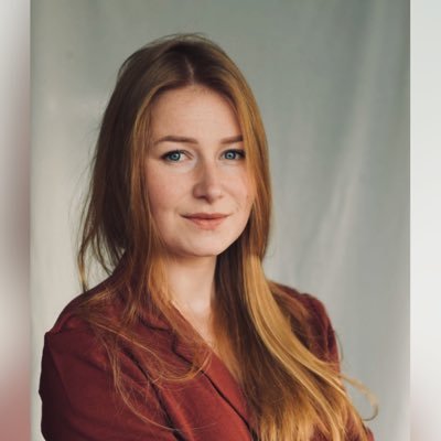 Profile Picture of Nora Lee Wolf (@NoraWolfDesign) on Twitter